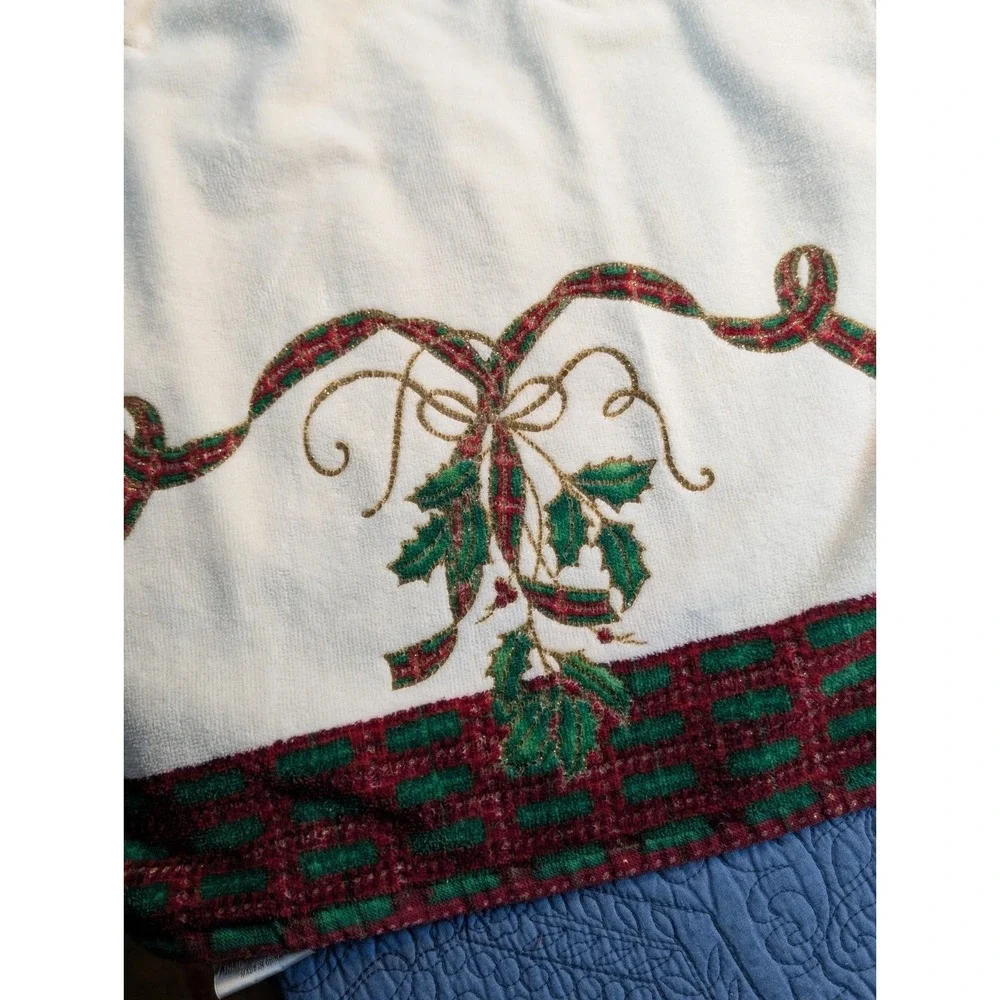 Lenox Holiday Nouveau 4-Piece Towel Set 1 Bath Towel & 3 Hand Towels Holly Plaid